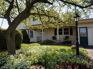 5814 Durham Ln, East Syracuse, NY 13057