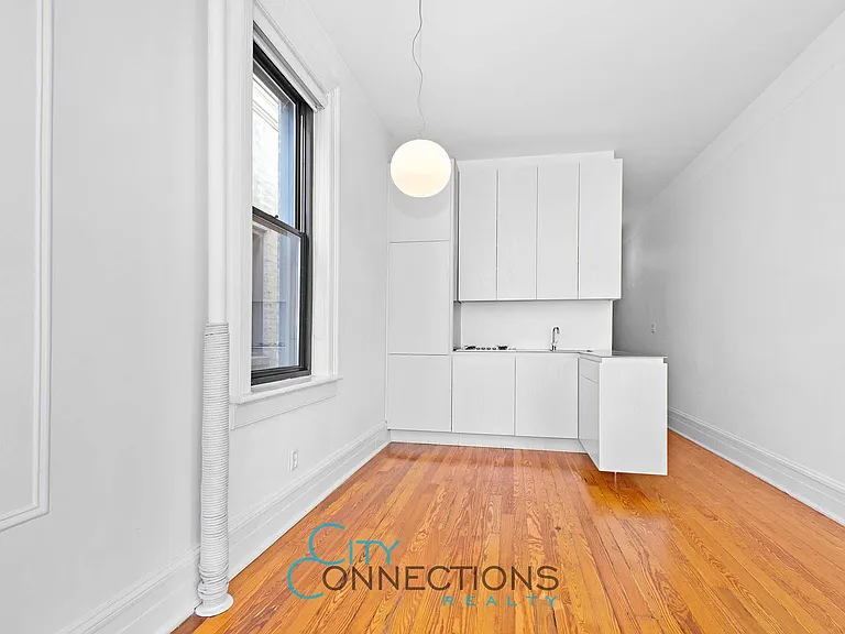 223 W 21st St #5N — Photo 13