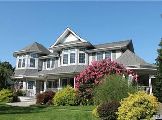 108 Hillside Rd, Farmingville, NY 11738