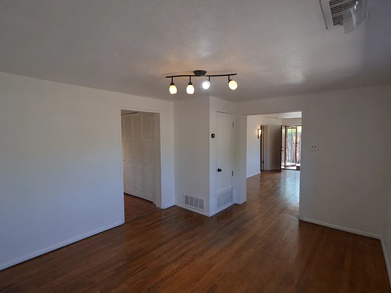 303 Villeros St — Photo 21