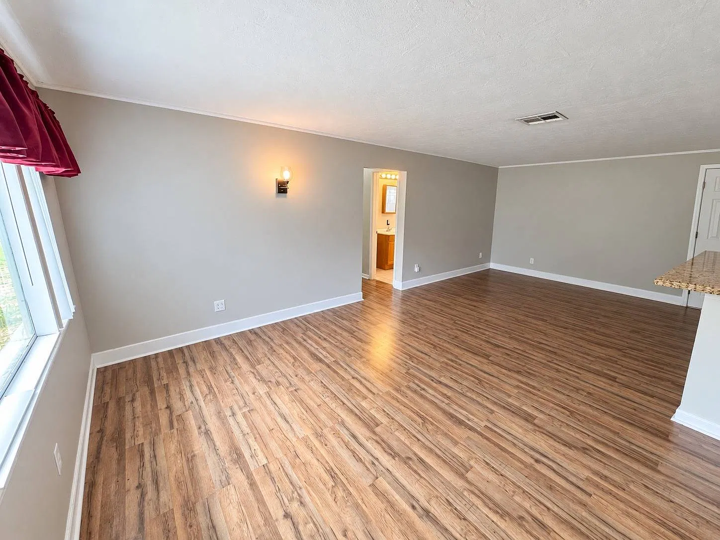 3 bed, 2.0 bath, $1,800 — Photo 3