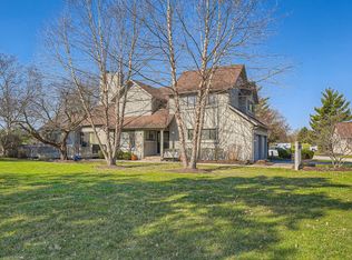 4203 White Ash Rd, Crystal Lake, IL 60014