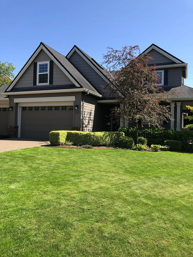 5 Bedrooms and 2.5 Bathrooms with Views of the Rolling Hills of Corvallis Country Club — Photo 2