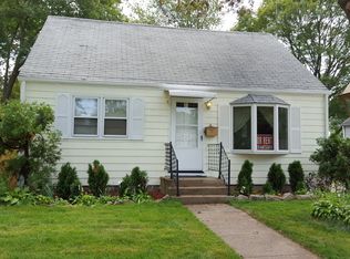 122 Dryden Blvd, Warwick, RI 02888