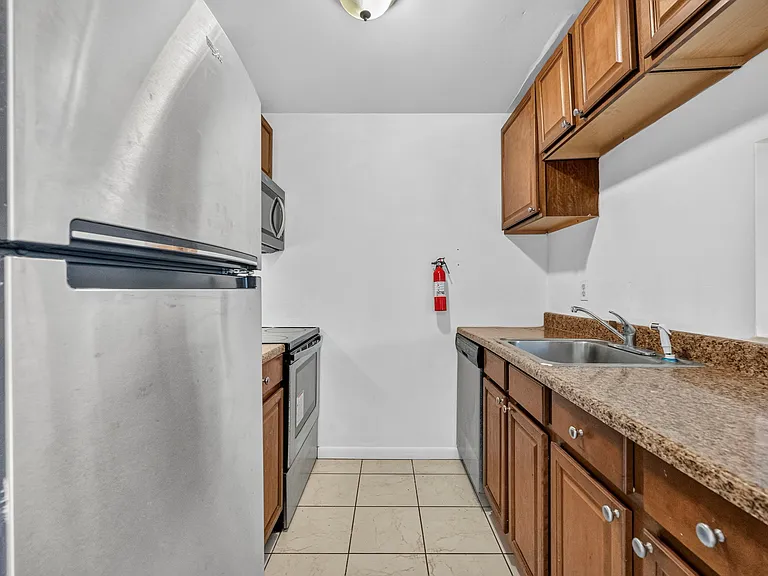 224 Washington Ave #B — Photo 7
