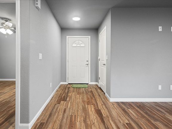 3rd image of 512 Alameda Rd