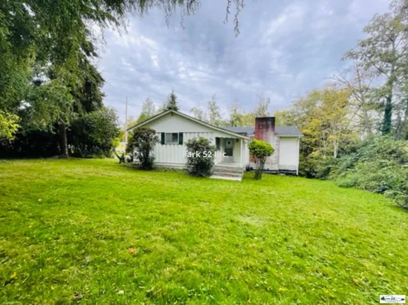 2208 Grandview Dr W, Tacoma, WA 98466