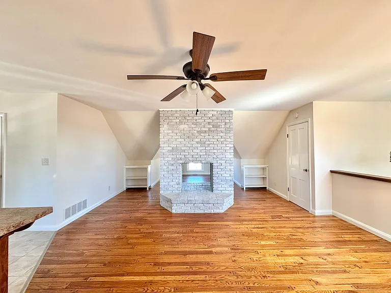139 Jefferson Hts #3 — Photo 8