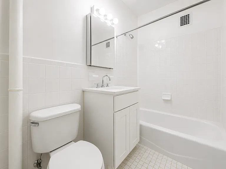 245 E 80th St #10G — Photo 6