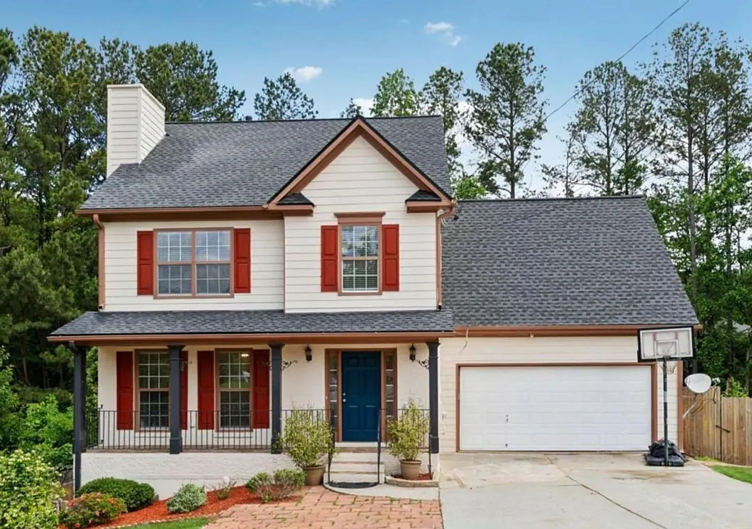 Room in 4 Bedroom Home in Kennesaw — Photo 1