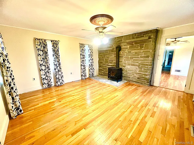 57 Hubbard Rd — Photo 6