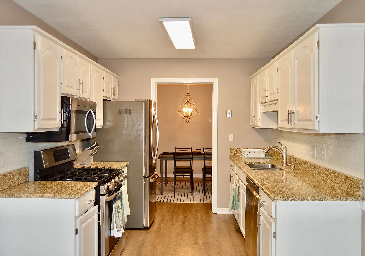 1306 Fox Run Ct, Youngstown, OH 44512 — Photo 2