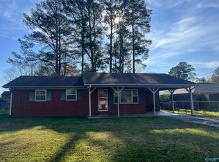 910 Cooper Ln SW, Hartselle, AL 35640