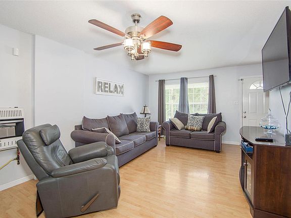 4th image of 4415 Mockingbird Ln