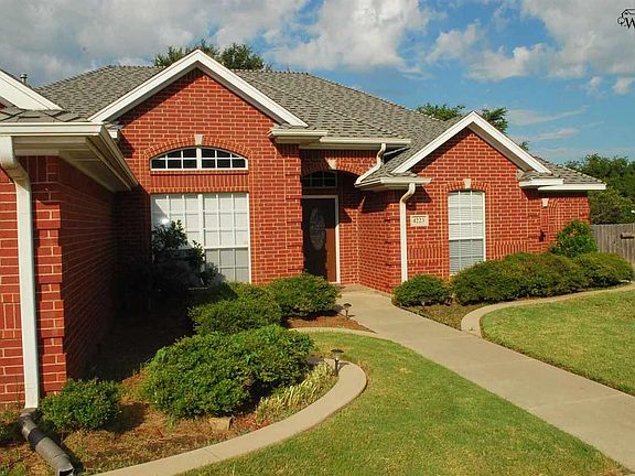 3rd image of 4223 Canyon Trails Dr