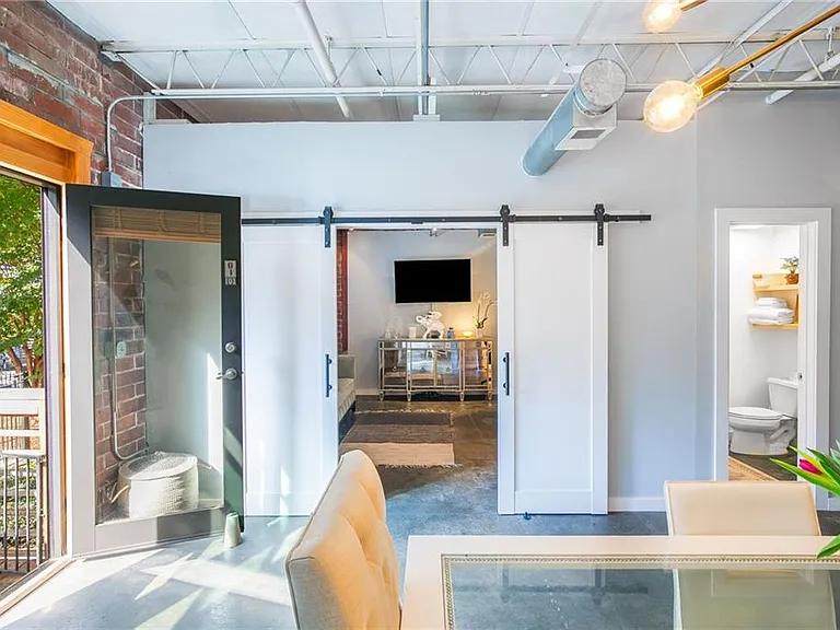174 Chester Ave SE #102 — Photo 4