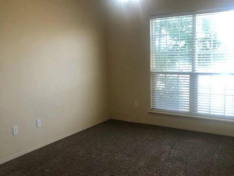 8304 Littlerock Dr — Photo 13