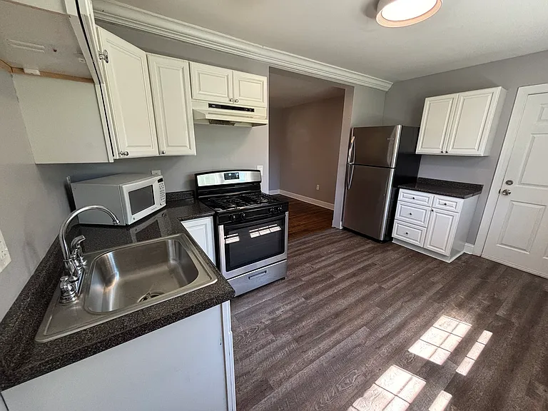 515 Fargo Ave #3 — Photo 7