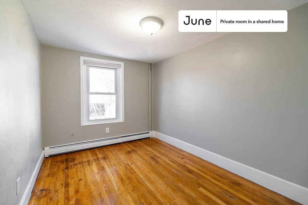 14 Bacon St — Photo 2