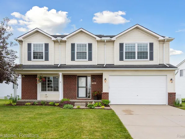786 Falcon Dr, Dundee, MI 48131