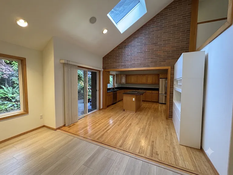 Kitchen and breakfast area.