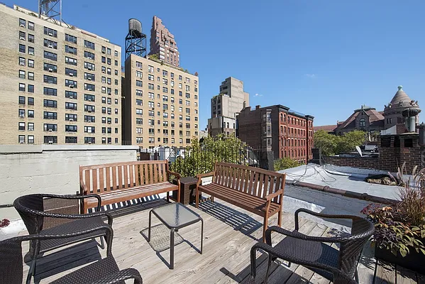 Sold by Nest Seekers International | media 14