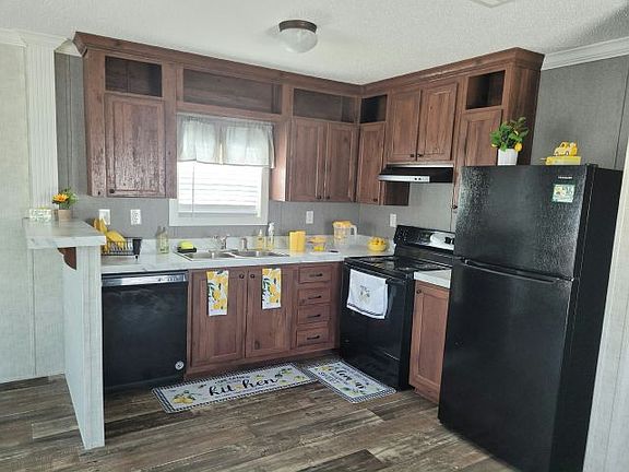 2nd image of 4125 Park St N #319