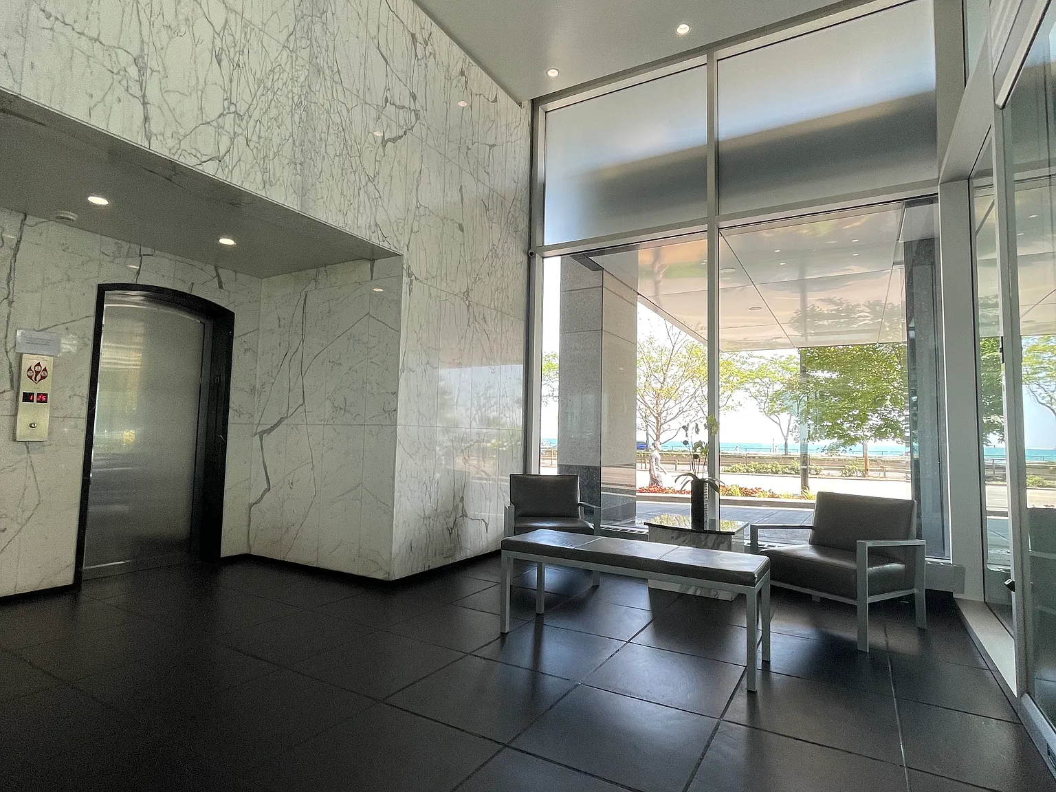 2 bed, 1400 sqft, $5,000 — Photo 4