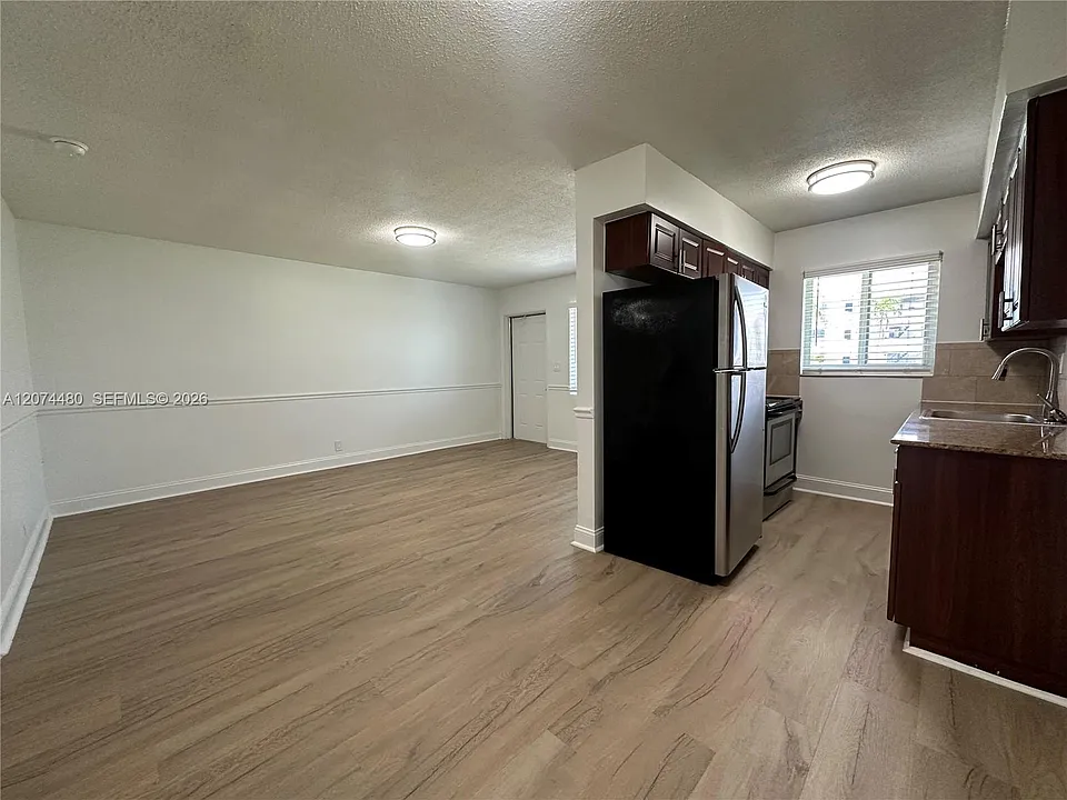 110 NE 19th Ave #12A