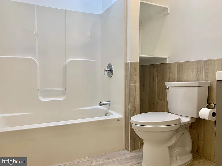 1800 Ridge Ave #7 — Photo 6