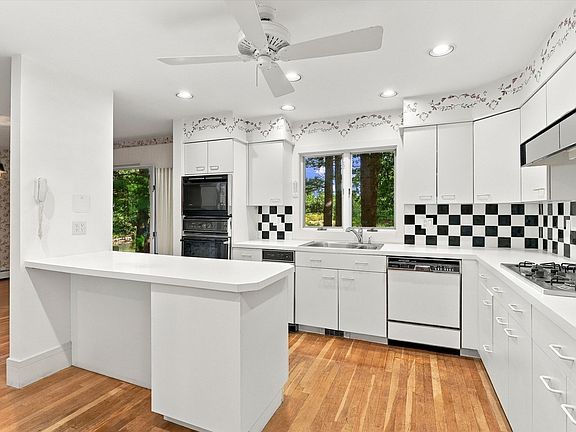5th image of 58 Country Club Way