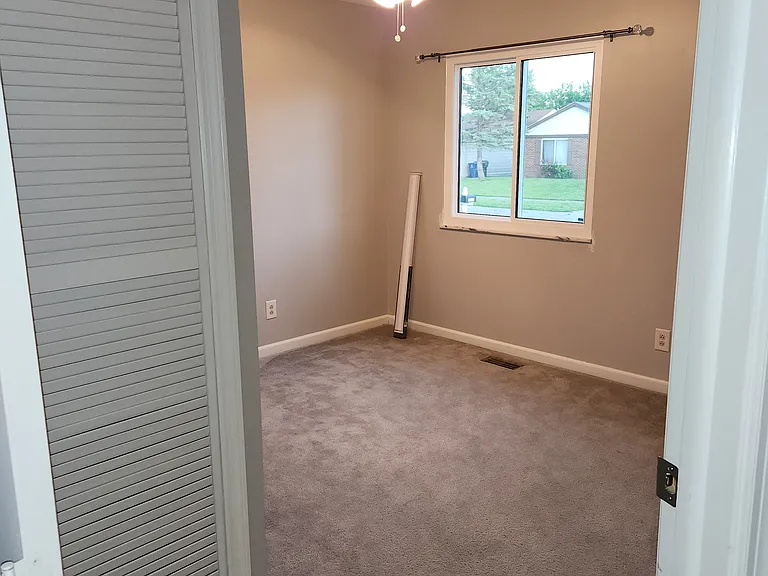 5912 Starcrest Dr — Photo 15