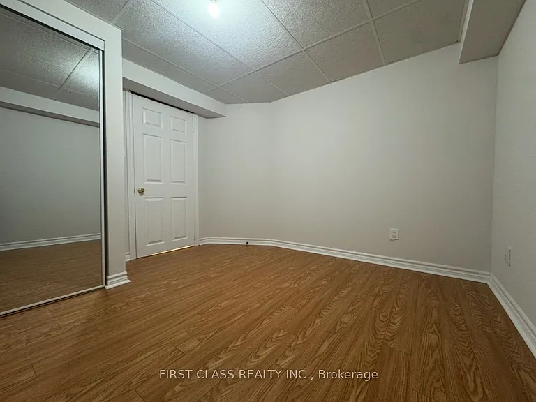 132 Peninsula Cres #BASEMENT — Photo 6