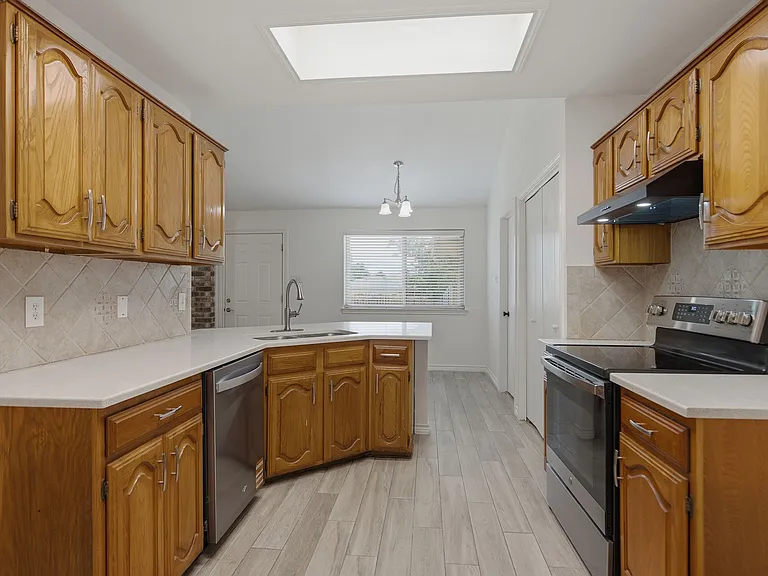 1830 Tiburon Bnd — Photo 3