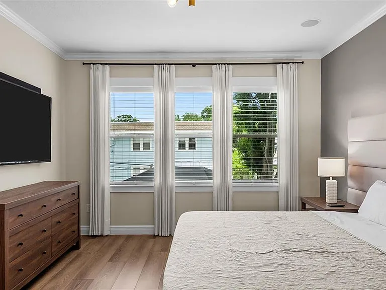 2915 W Bay View Ave — Photo 24