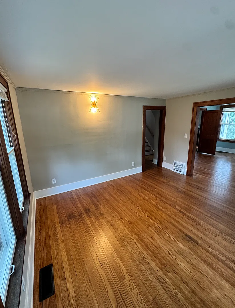 Spacious 4-Bedroom Home with 2 Kitchens | West Ann Arbor — Photo 4