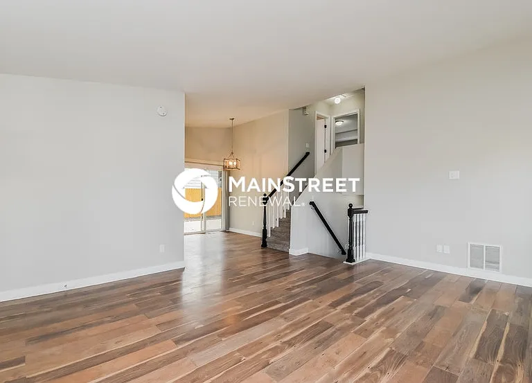 1949 Timberline Dr — Photo 3