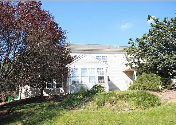 1006 Glendevon Dr — Photo 47