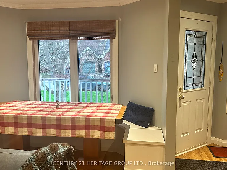 121 Heydon Ave — Photo 2
