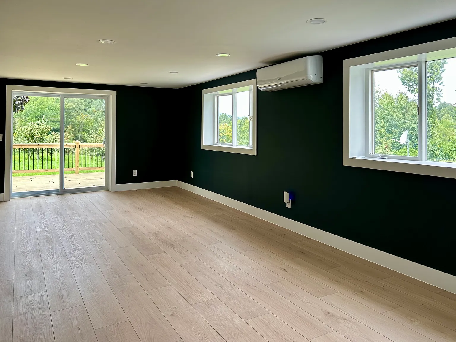 3 bed, 1100 sqft, $3,000 — Photo 4