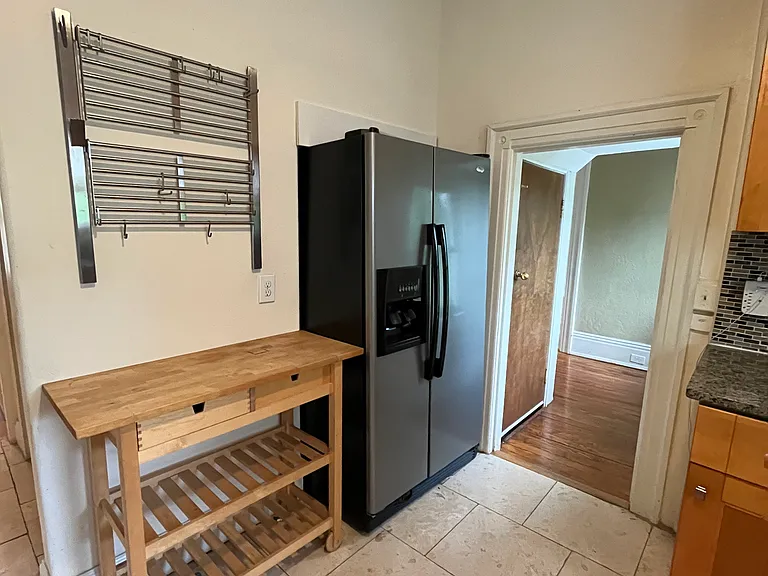 166 S French Broad Ave — Photo 14