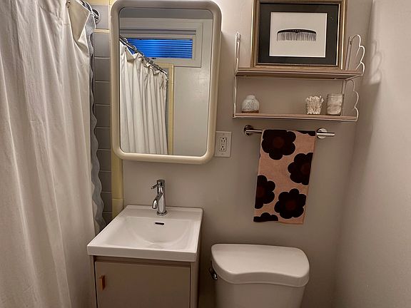 How cute is this bathroom?