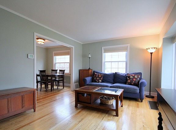 4th image of 609 S 4th Ave