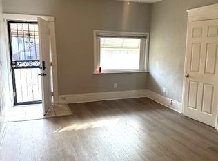 2364 E 76th St #3, Cleveland, OH 44104