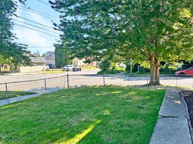 4002 Yakima Ave — Photo 9