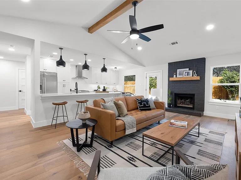 2404 Monarch Dr — Photo 6