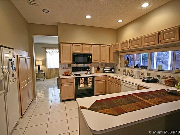 5th image of 10344 Panama St