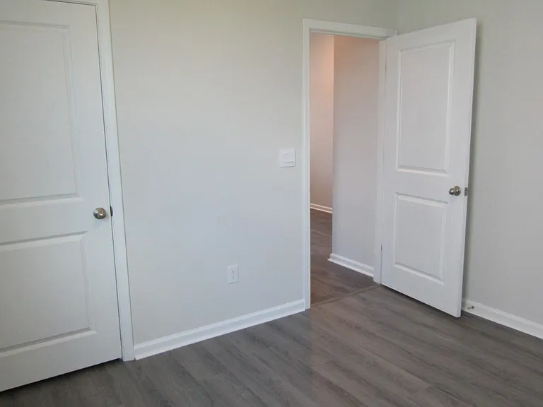 2165 Ainsley Dr — Photo 26