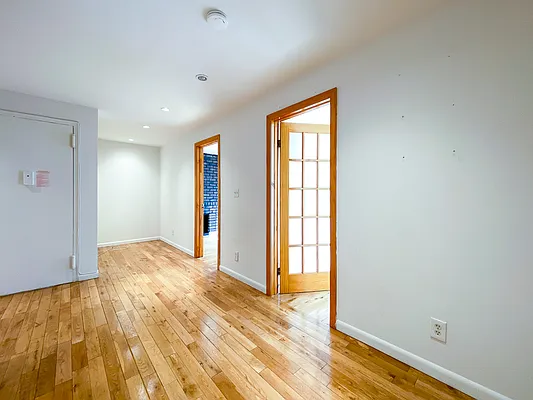 Rented by Compass | media 22