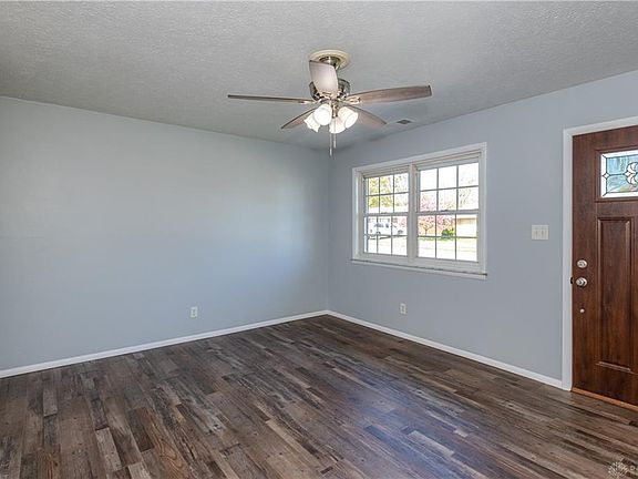 5th image of 360 Mumford Dr